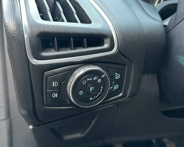 Черный Форд Фокус, объемом двигателя 1.6 л и пробегом 205 тыс. км за 7200 $, фото 26 на Automoto.ua