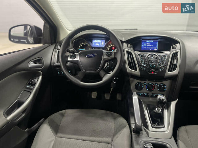 Черный Форд Фокус, объемом двигателя 1.6 л и пробегом 211 тыс. км за 7750 $, фото 2 на Automoto.ua