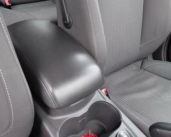 Черный Форд Фокус, объемом двигателя 1.6 л и пробегом 192 тыс. км за 6999 $, фото 18 на Automoto.ua