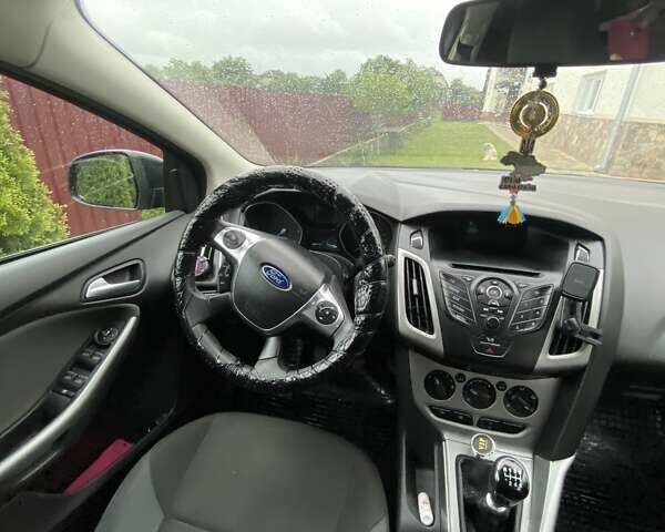 Черный Форд Фокус, объемом двигателя 1.6 л и пробегом 254 тыс. км за 7500 $, фото 12 на Automoto.ua