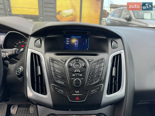 Чорний Форд Фокус, об'ємом двигуна 1.6 л та пробігом 233 тис. км за 8600 $, фото 49 на Automoto.ua