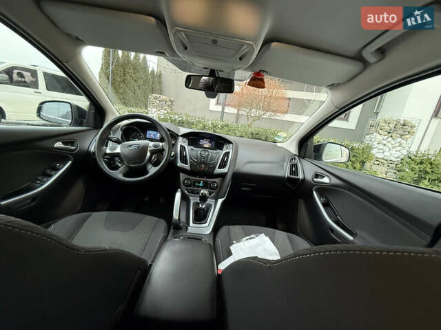 Черный Форд Фокус, объемом двигателя 1.6 л и пробегом 233 тыс. км за 8300 $, фото 4 на Automoto.ua
