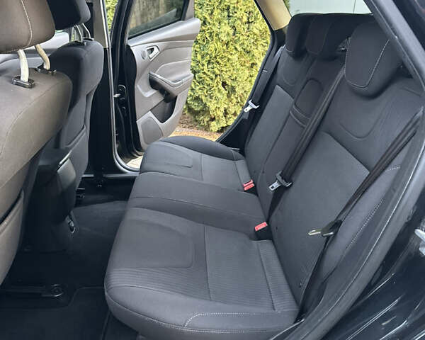 Черный Форд Фокус, объемом двигателя 1.6 л и пробегом 205 тыс. км за 7200 $, фото 35 на Automoto.ua