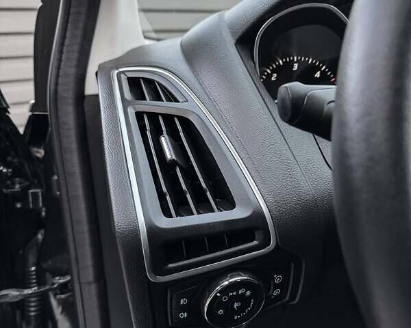 Чорний Форд Фокус, об'ємом двигуна 1.6 л та пробігом 180 тис. км за 8999 $, фото 38 на Automoto.ua