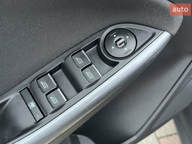 Черный Форд Фокус, объемом двигателя 1.6 л и пробегом 227 тыс. км за 8300 $, фото 15 на Automoto.ua