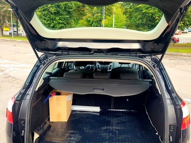 Черный Форд Фокус, объемом двигателя 1.6 л и пробегом 297 тыс. км за 7490 $, фото 4 на Automoto.ua