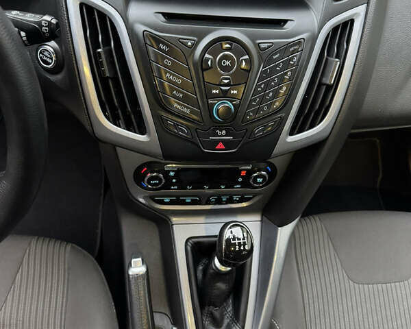 Чорний Форд Фокус, об'ємом двигуна 1.6 л та пробігом 227 тис. км за 8299 $, фото 4 на Automoto.ua