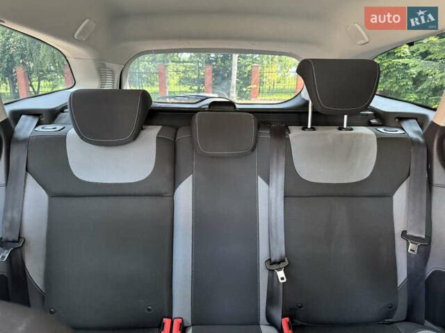 Черный Форд Фокус, объемом двигателя 1.6 л и пробегом 239 тыс. км за 8200 $, фото 21 на Automoto.ua