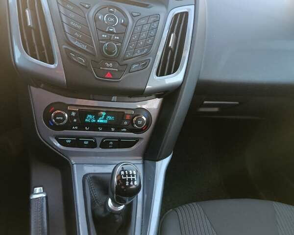 Черный Форд Фокус, объемом двигателя 1.6 л и пробегом 182 тыс. км за 8200 $, фото 47 на Automoto.ua