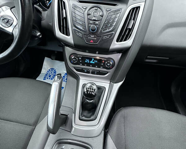 Чорний Форд Фокус, об'ємом двигуна 1.6 л та пробігом 269 тис. км за 6950 $, фото 22 на Automoto.ua