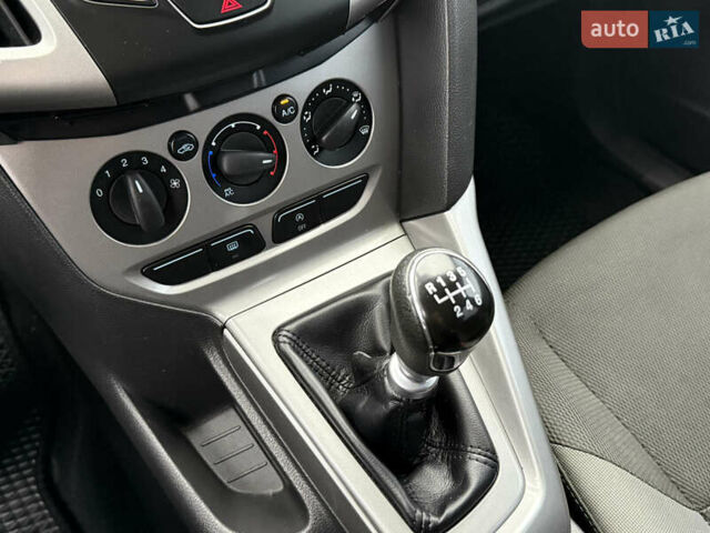 Чорний Форд Фокус, об'ємом двигуна 1.6 л та пробігом 249 тис. км за 7200 $, фото 46 на Automoto.ua