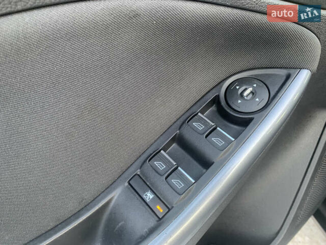 Черный Форд Фокус, объемом двигателя 1.6 л и пробегом 187 тыс. км за 8700 $, фото 30 на Automoto.ua