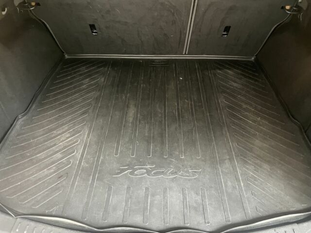 Чорний Форд Фокус, об'ємом двигуна 1.6 л та пробігом 180 тис. км за 6900 $, фото 4 на Automoto.ua