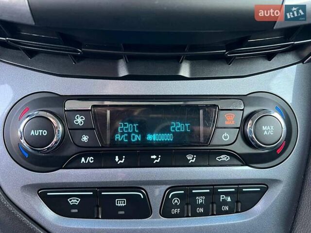 Чорний Форд Фокус, об'ємом двигуна 1.6 л та пробігом 295 тис. км за 7890 $, фото 29 на Automoto.ua