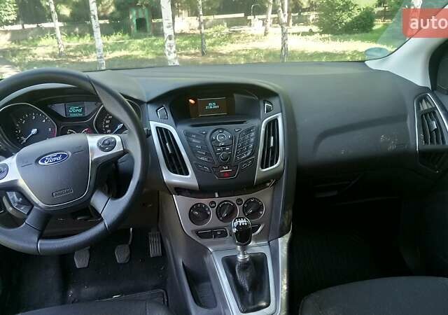 Черный Форд Фокус, объемом двигателя 1.6 л и пробегом 177 тыс. км за 7600 $, фото 6 на Automoto.ua