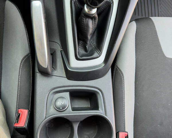 Черный Форд Фокус, объемом двигателя 1.6 л и пробегом 239 тыс. км за 8200 $, фото 14 на Automoto.ua