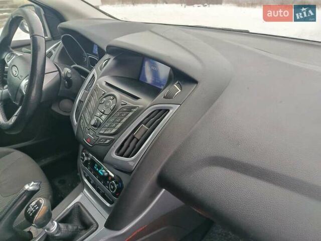 Черный Форд Фокус, объемом двигателя 1.6 л и пробегом 182 тыс. км за 8200 $, фото 48 на Automoto.ua