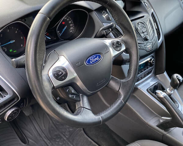 Форд Фокус 2012 у Сокале на Automoto.ua Чорний Форд Фокус, об'ємом двигуна 1.6 л та пробігом 275 тис. км за 8355 $, фото 4 на Automoto.ua