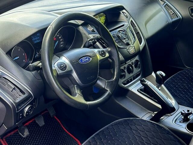 Черный Форд Фокус, объемом двигателя 1.6 л и пробегом 230 тыс. км за 8200 $, фото 8 на Automoto.ua