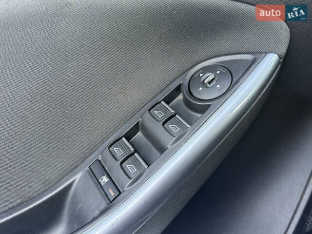 Черный Форд Фокус, объемом двигателя 1.6 л и пробегом 187 тыс. км за 8450 $, фото 33 на Automoto.ua