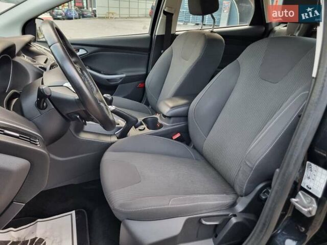 Черный Форд Фокус, объемом двигателя 1.6 л и пробегом 215 тыс. км за 8100 $, фото 22 на Automoto.ua