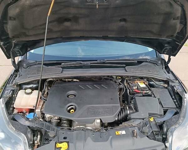 Черный Форд Фокус, объемом двигателя 1.6 л и пробегом 365 тыс. км за 6500 $, фото 11 на Automoto.ua