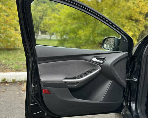 Чорний Форд Фокус, об'ємом двигуна 1.6 л та пробігом 269 тис. км за 6950 $, фото 8 на Automoto.ua