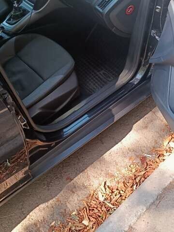 Черный Форд Фокус, объемом двигателя 1.6 л и пробегом 365 тыс. км за 6500 $, фото 6 на Automoto.ua