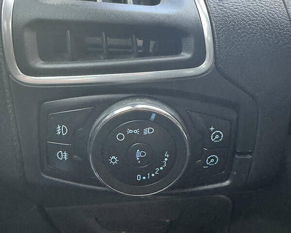 Черный Форд Фокус, объемом двигателя 1.6 л и пробегом 264 тыс. км за 6400 $, фото 17 на Automoto.ua