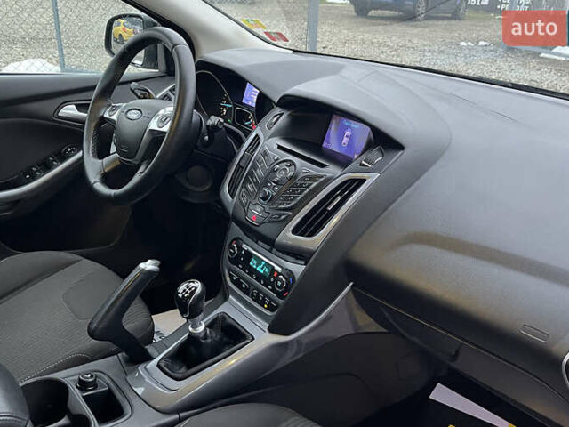 Черный Форд Фокус, объемом двигателя 1.6 л и пробегом 227 тыс. км за 8300 $, фото 17 на Automoto.ua