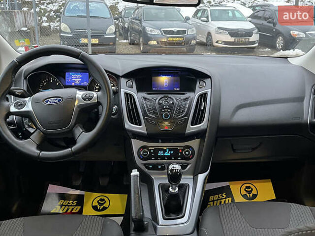 Черный Форд Фокус, объемом двигателя 1.6 л и пробегом 227 тыс. км за 8300 $, фото 9 на Automoto.ua