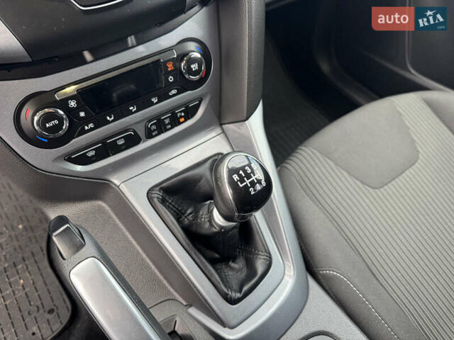 Чорний Форд Фокус, об'ємом двигуна 1.6 л та пробігом 233 тис. км за 8600 $, фото 51 на Automoto.ua