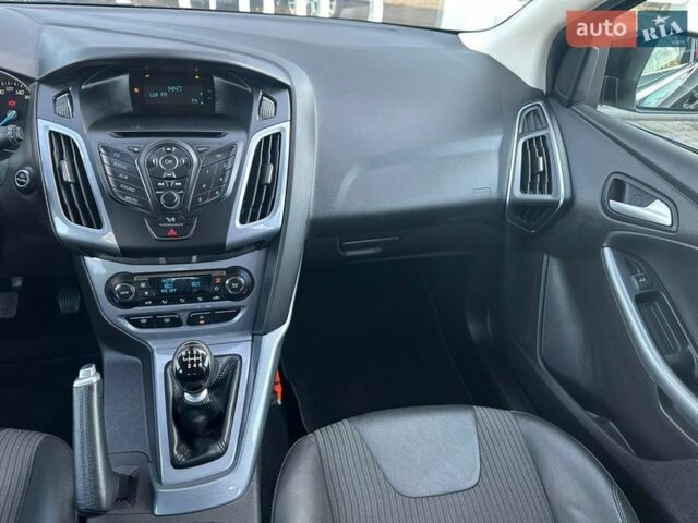 Черный Форд Фокус, объемом двигателя 1.6 л и пробегом 227 тыс. км за 8499 $, фото 40 на Automoto.ua