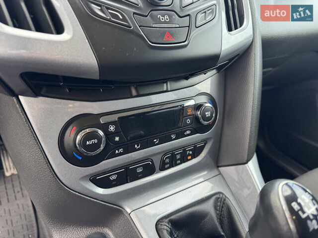 Чорний Форд Фокус, об'ємом двигуна 1.6 л та пробігом 233 тис. км за 8600 $, фото 50 на Automoto.ua