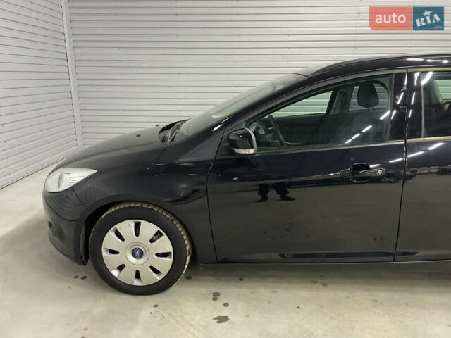 Черный Форд Фокус, объемом двигателя 1.6 л и пробегом 211 тыс. км за 7750 $, фото 19 на Automoto.ua