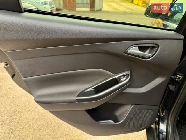 Чорний Форд Фокус, об'ємом двигуна 1.6 л та пробігом 221 тис. км за 6999 $, фото 20 на Automoto.ua