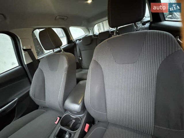 Чорний Форд Фокус, об'ємом двигуна 1.6 л та пробігом 227 тис. км за 8299 $, фото 14 на Automoto.ua