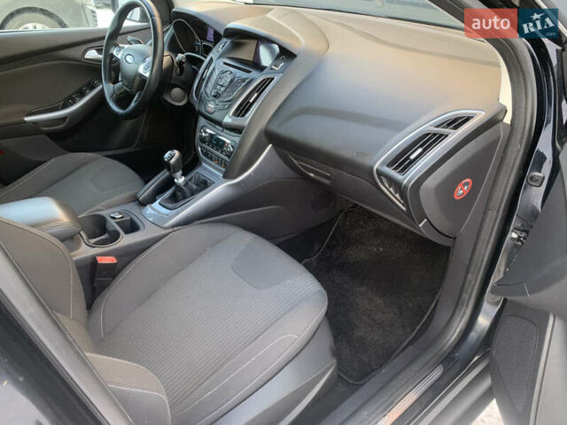 Черный Форд Фокус, объемом двигателя 1.6 л и пробегом 187 тыс. км за 8700 $, фото 27 на Automoto.ua