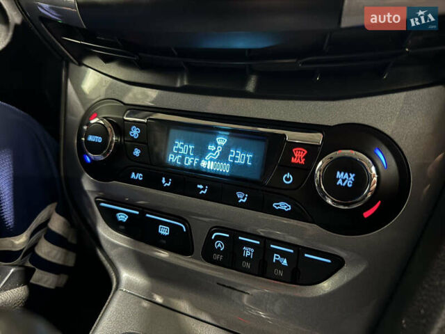 Черный Форд Фокус, объемом двигателя 1.6 л и пробегом 238 тыс. км за 8400 $, фото 10 на Automoto.ua