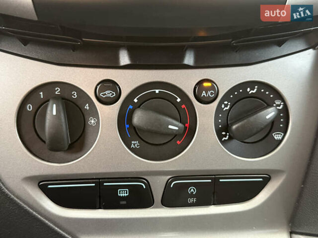 Чорний Форд Фокус, об'ємом двигуна 1.6 л та пробігом 249 тис. км за 7200 $, фото 43 на Automoto.ua