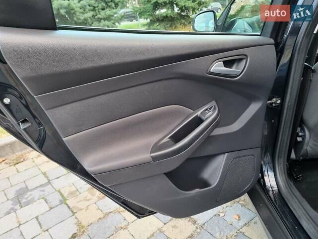 Черный Форд Фокус, объемом двигателя 1.6 л и пробегом 215 тыс. км за 8100 $, фото 33 на Automoto.ua