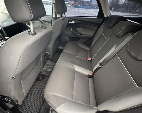 Черный Форд Фокус, объемом двигателя 1.6 л и пробегом 281 тыс. км за 7300 $, фото 19 на Automoto.ua