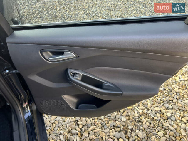 Черный Форд Фокус, объемом двигателя 1.6 л и пробегом 267 тыс. км за 7700 $, фото 25 на Automoto.ua