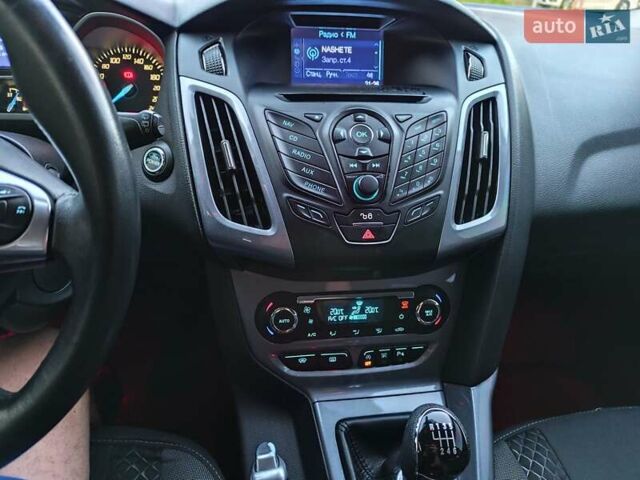 Черный Форд Фокус, объемом двигателя 1.6 л и пробегом 264 тыс. км за 8099 $, фото 12 на Automoto.ua