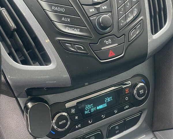 Черный Форд Фокус, объемом двигателя 1.6 л и пробегом 260 тыс. км за 7750 $, фото 11 на Automoto.ua