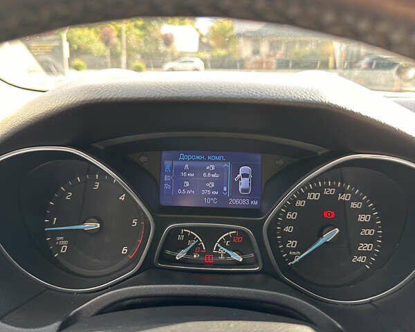 Черный Форд Фокус, объемом двигателя 1.6 л и пробегом 206 тыс. км за 9200 $, фото 6 на Automoto.ua