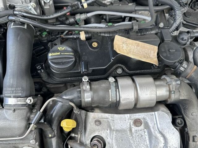 Чорний Форд Фокус, об'ємом двигуна 1.6 л та пробігом 246 тис. км за 8000 $, фото 4 на Automoto.ua