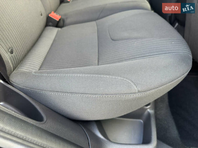 Чорний Форд Фокус, об'ємом двигуна 1.6 л та пробігом 278 тис. км за 8599 $, фото 48 на Automoto.ua