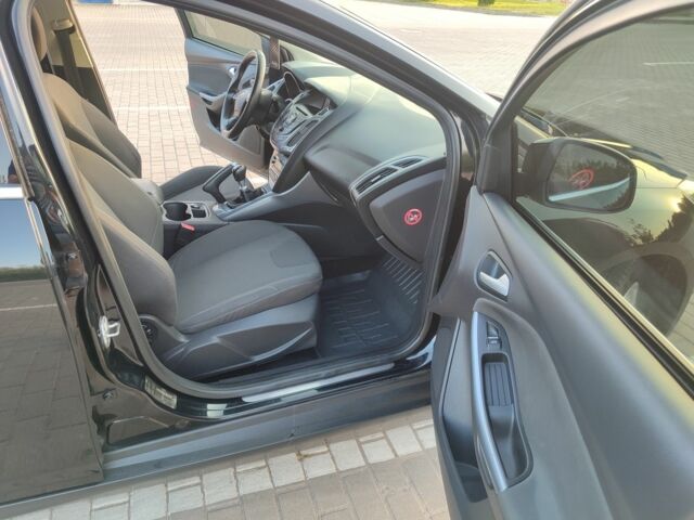 Черный Форд Фокус, объемом двигателя 1.6 л и пробегом 190 тыс. км за 8000 $, фото 7 на Automoto.ua