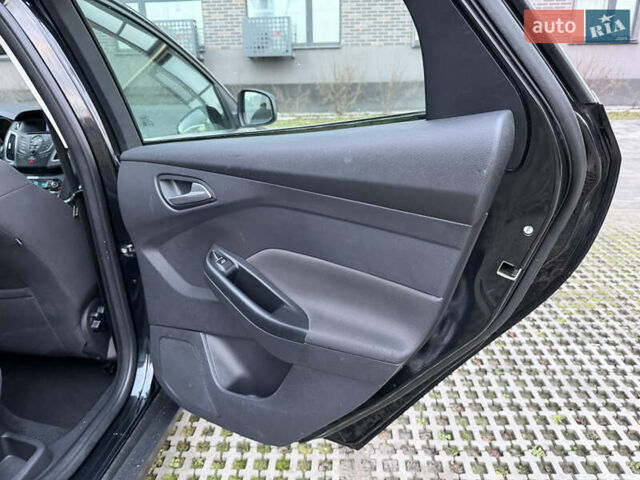 Черный Форд Фокус, объемом двигателя 1.6 л и пробегом 236 тыс. км за 8100 $, фото 38 на Automoto.ua